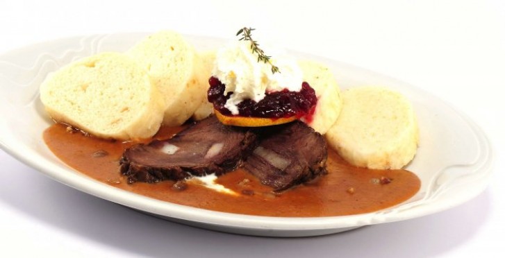  Marinated Beef in Cream Sauce with Cranberries and ...